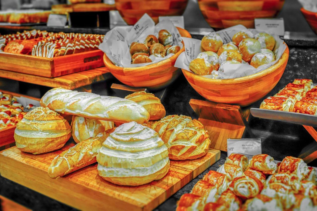 Hotel Transamerica São Paulo Ngoại thất bức ảnh A selection of pastries