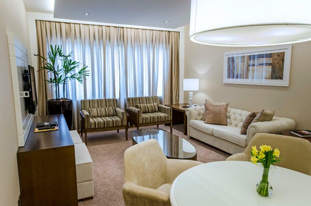 Hotel Transamerica São Paulo Ngoại thất bức ảnh A living room in a suite at the Ritz-Carlton, Dubai